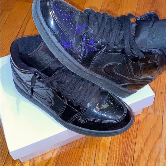 Air Jordan 1 Mid 
“Black Patent Leather” - Picture 2 of 6